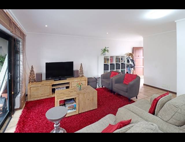 2 BEDROOM TOWNHOUSE FOR SALE IN DARRENWOOD